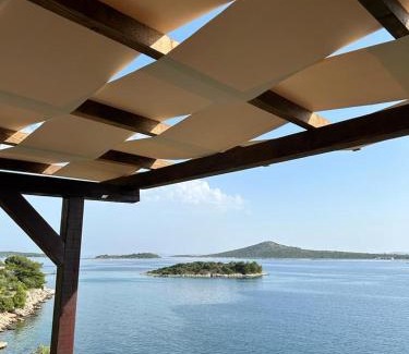 Tkon House | Alleinstehendes Haus am Meer Robinson