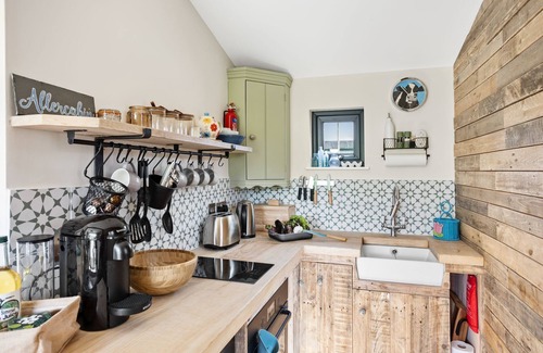 Minehead Cabin | Allercabin, Dunster - a lodge that sleeps 4 guests in 2 bedrooms