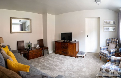 Markham Moor Apartment | Allerton Apartment - a 1 bedroom apartment that sleeps 3 - 5 guests