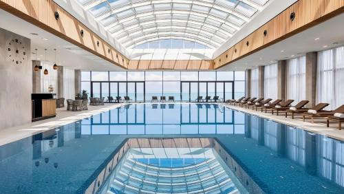 New Boulevard Hotel | Alliance Palace By Marriott