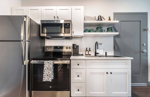 Macon Apartment | Allman Bros-Inspired Stay | Next to Mercer Music