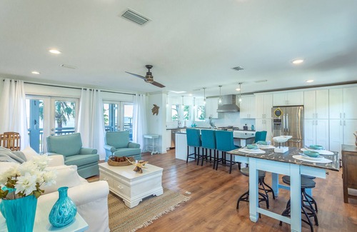 Carrabelle House | Allure- Beautiful 4BR/2BA house on the bay