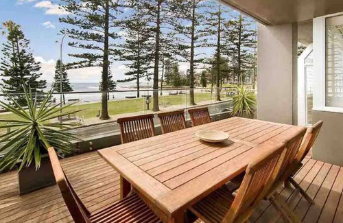 Dee Why Apartment | Allure on The Beach - BEACHFRONT - Wi-Fi