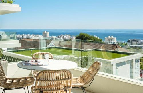 Sea Point Apartment | Alluring 2bed Apt w Sea Mountain Views Marlo Vale