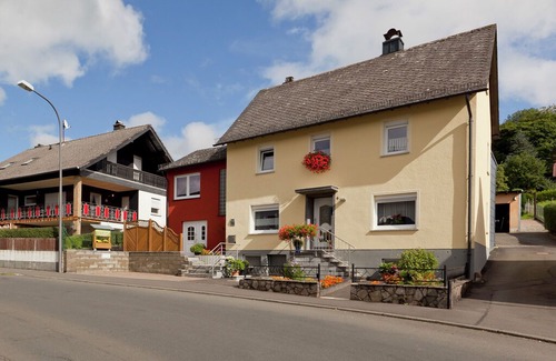 Hillesheim Apartment | Alluring Apartment in Hillesheim with Patio