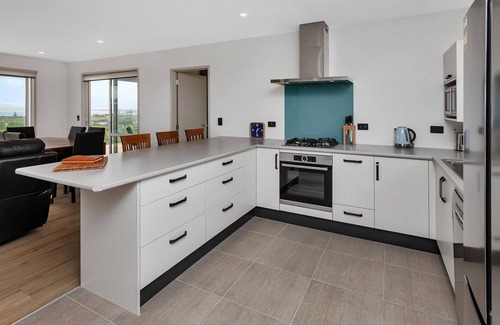 Karkari Peninsula House | Alluring Bay Heights - Whatuwhiwhi Holiday Home