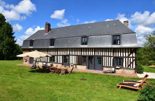 Asnieres Cottage | Alluring Cottage in Asnières with Terrace