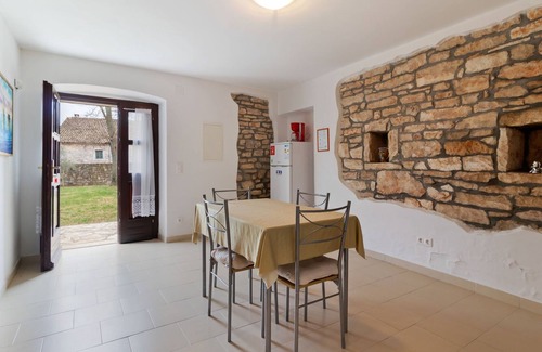 Krmed House | Alluring Holiday Home in Rovinj with Private Terrace