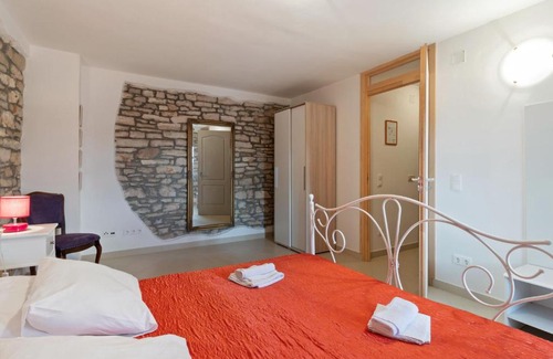 Krmed House | Alluring Holiday Home in Rovinj with Private Terrace