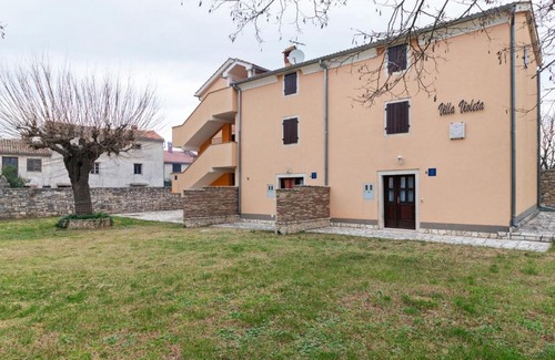 Krmed House | Alluring Holiday Home in Rovinj with Private Terrace