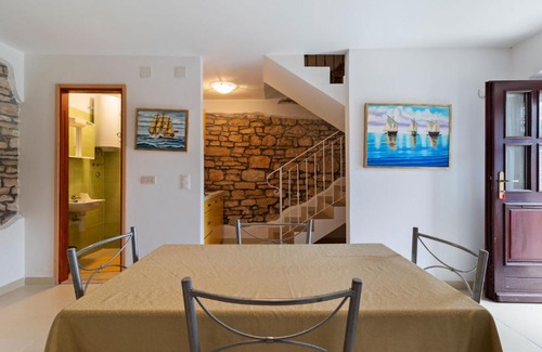 Krmed House | Alluring Holiday Home in Rovinj with Private Terrace