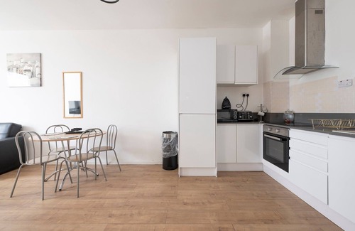 Smethwick Apartment | Alluring West Bromwich Getaway