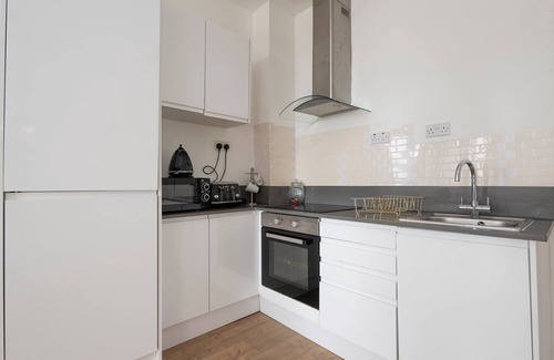 Smethwick Apartment | Alluring West Bromwich Getaway