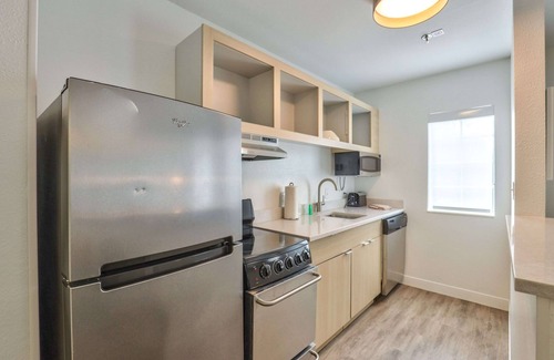 Tallahassee Hotel | Alluxsuites at 1876, an Ascend Collection Hotel