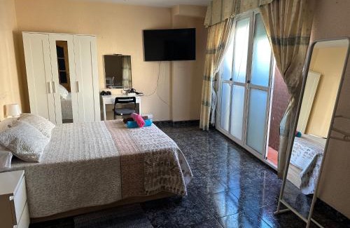 Almeria Centro House | Almeria Centro habitacion privada en apartamento compartido