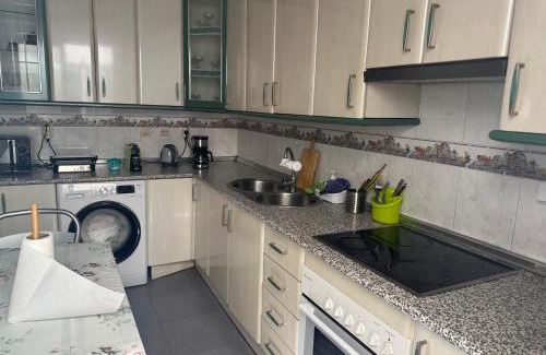Almeria Centro House | Almeria Centro habitacion privada en apartamento compartido