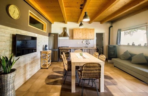 Ortona House | Almond tree. Rustic 7/9 p. country house with pool and garden