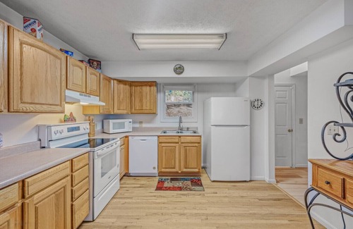 Berkeley Springs Apartment | Almost Heaven - Mountain Charm!