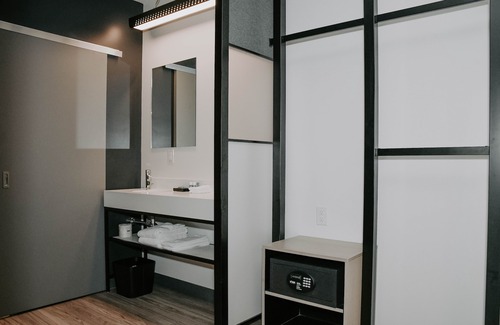 Elkhorn Hotel | Aloft Omaha West