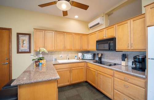 Kihei House | Aloha Aku Bamboo Suite – Discover Beachfront Serenity