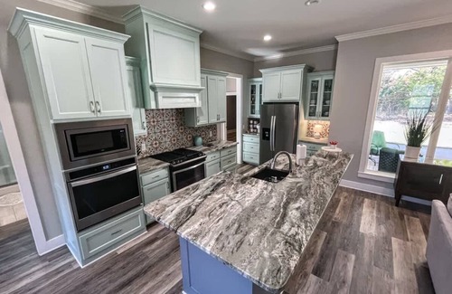 Flint House | Aloha Pines Summary: