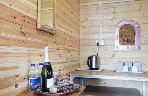 Newtown Cottage | Alpaca Hideaway - UK35188