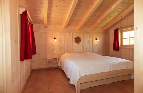 Seeon-Seebruck House | Alpenchalets Hotel Lambach