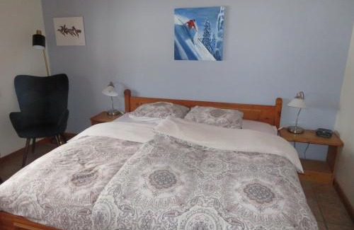 East Kootenay Bed & Breakfast | Alpenglow Bed and Breakfast