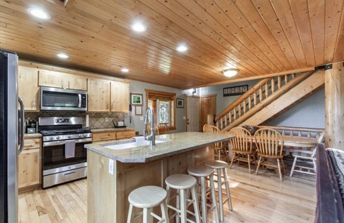 Island Park Cabin | Alpenglow Retreat | Hot Tub | 2 Cabins