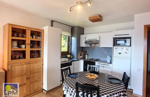 Leysin Apartment | Alpha B42 Modern south-facing 3,5-piece (60 m2) apartment with a fantastic view of the Alps. Situate