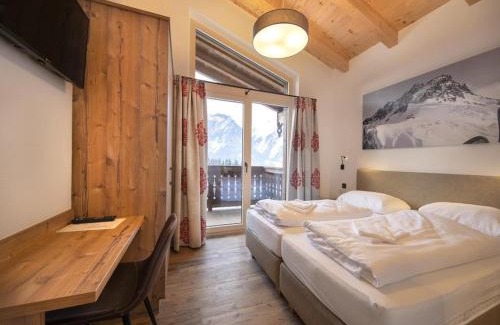 Schonbach Ski Chalet | Alpine Chalet Retreat in Rossberg