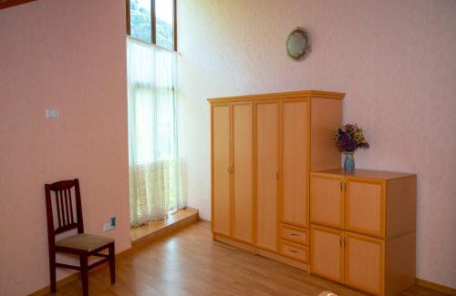 Yeghegis Bed & Breakfast | Alpina Guest House
