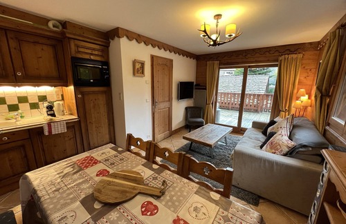 Les Carroz-d'Araches Apartment | Alpine Apartment With Large Balcony, Village Location
