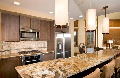 Peak 8 Condo | Alpine Condo + Fireplace, Balcony | Access to Spa