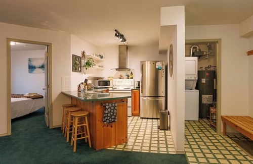 Courtenay Condo | Alpine Escape: Ski-In/Ski-Out Condo with Stunning Mountain Views