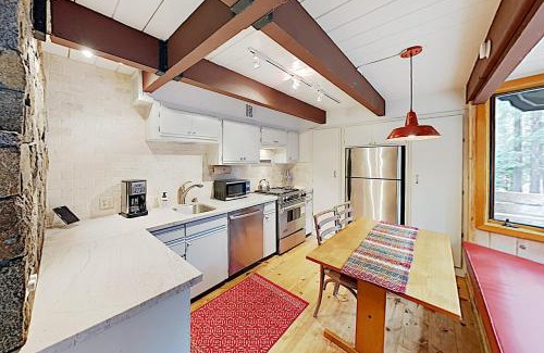 Sunnyside House | Alpine Haven