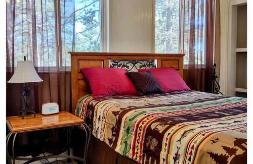 Woodland Park House | Alpine Hideaway with Pikes Peak View