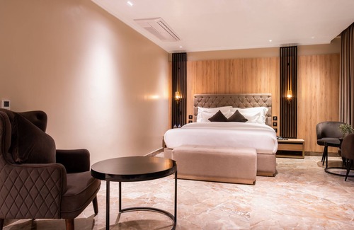 Sidhpur Hotel | Alpine hotel and villas