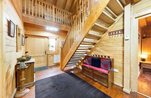 Pentney House | Alpine Lodge