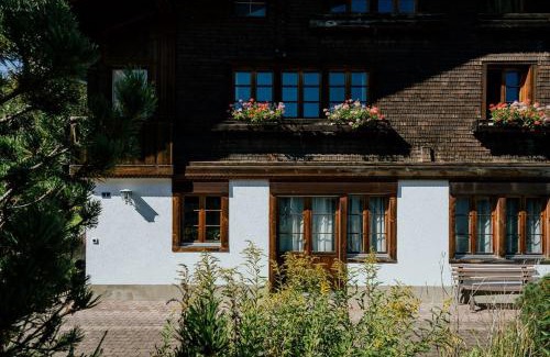 Schwanden bei Brienz Apartment | Alpine Oasis in Schwanden next to Brienz