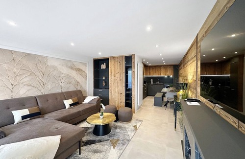 Crans-Montana Apartment | Alpine Pearl - Panoramic Mountain Views - Aminona