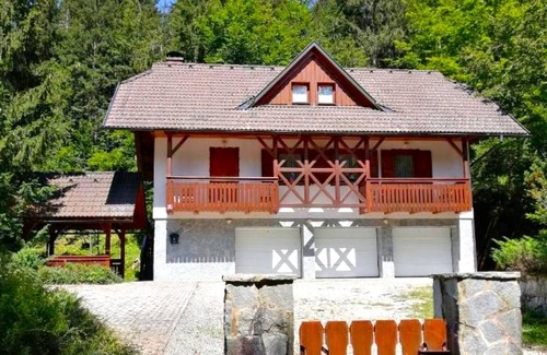 Kranjska Gora Ski Chalet | Alpine Retreat Gaja Kranjska Gora
