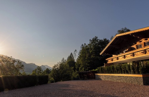 Kitzbuehel Apartment | Alpine retreat: mountain magic in Kitzbühel