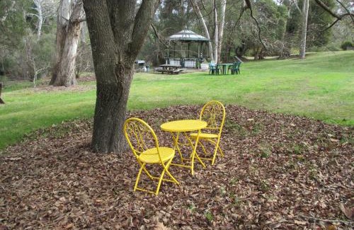 Porepunkah Apartment | Alpine Riverside Cottages