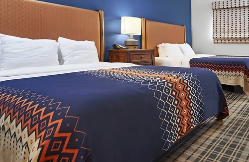 Mammoth Lakes Hotel | Alpine Room with Sauna & Steam Room Access Near Mammoth Ski Adventures