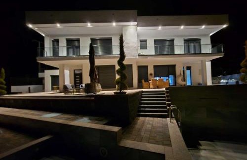Pejë Villa | Alpine view villa