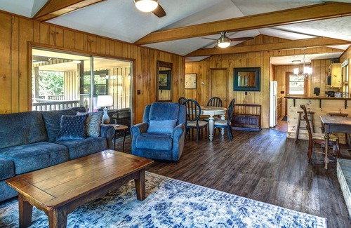 Blowing Rock Cottage | Alpine Walking Distance To App Ski 2 Bedroom Cottage by Redawning