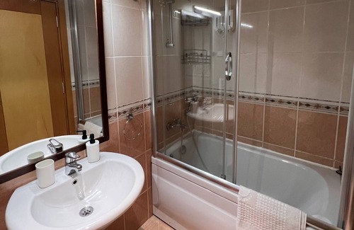 Sariyer Condo | ALR SUITES - Eclectic 3BR w/Garden,Sauna,Pool,Gym,Courts,24/7Concierge