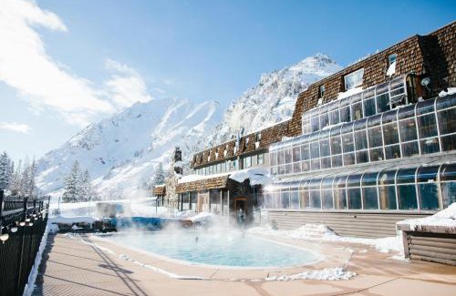 Salt Lake Mountain Resorts Cabin | Alta Peruvian Lodge