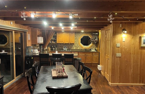 Salt Lake Mountain Resorts Cabin | Alta Supreme Chalet TRUE Ski In, Ski Out mid mountain slope side, Hot tub, WiFi
